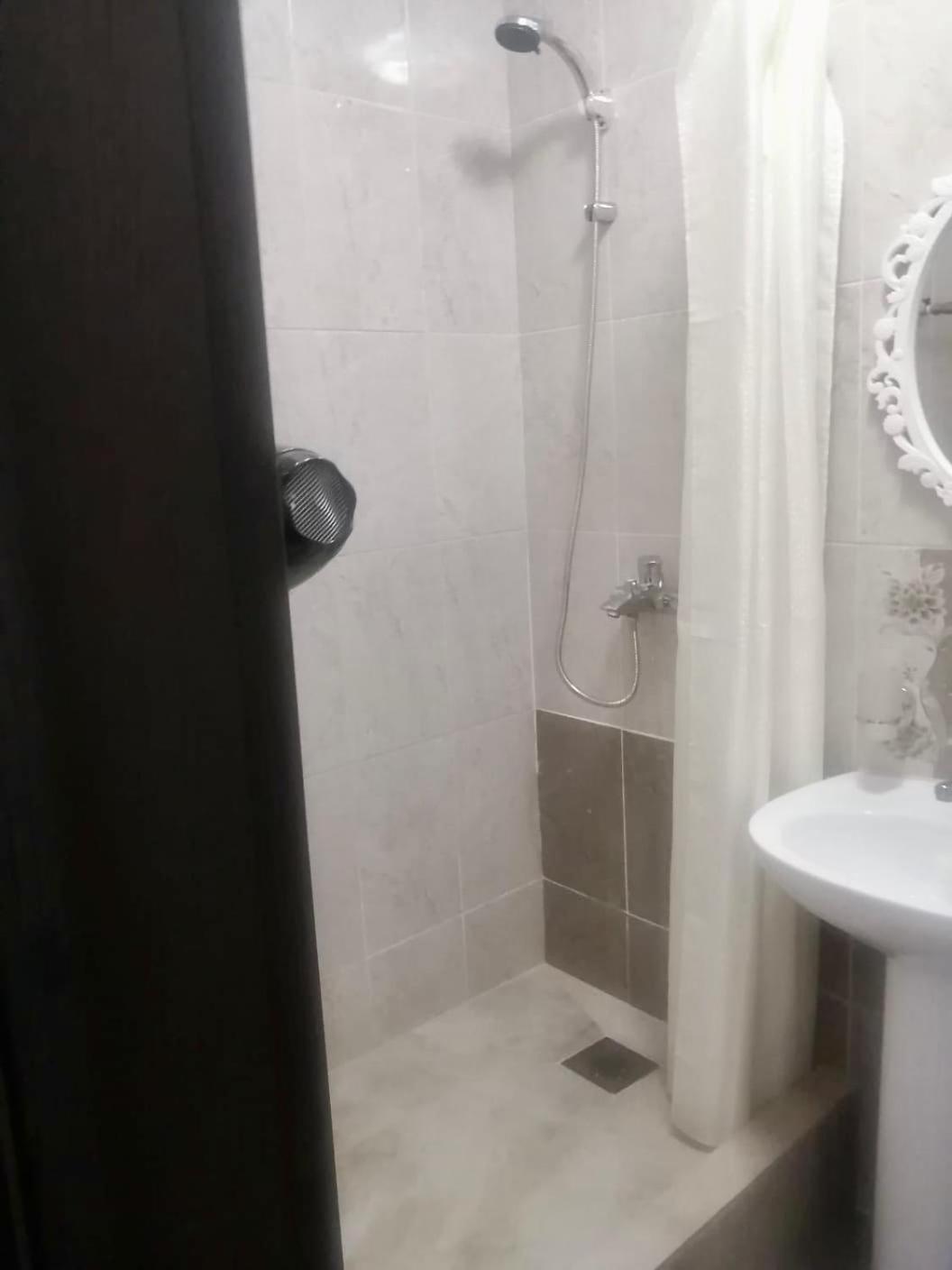 Happy House Apartment Karaganda Ngoại thất bức ảnh